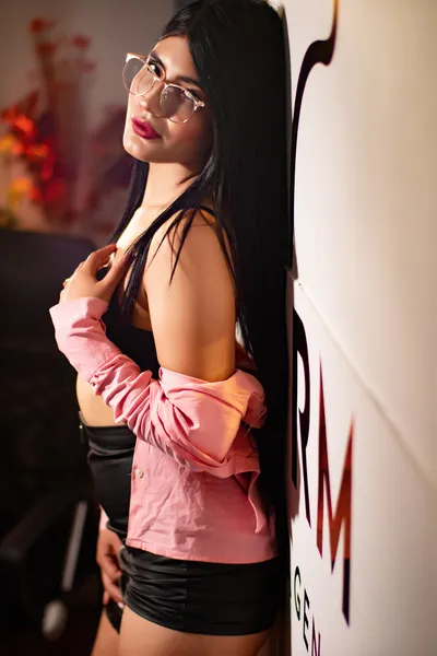Live sex webcam photo for LaddyRollss #3468797