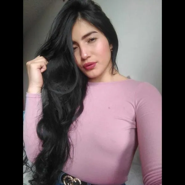 Live sex webcam photo for LaddyRollss #3389209