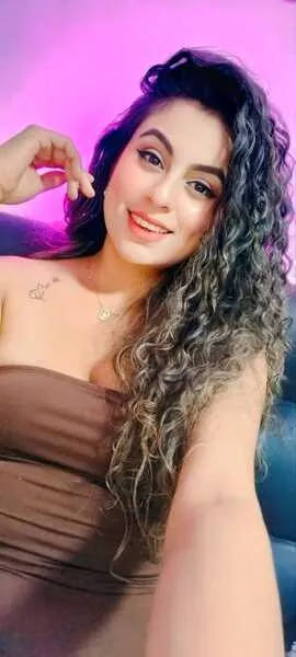 Live sex webcam photo for CarolineJSmith #7880193