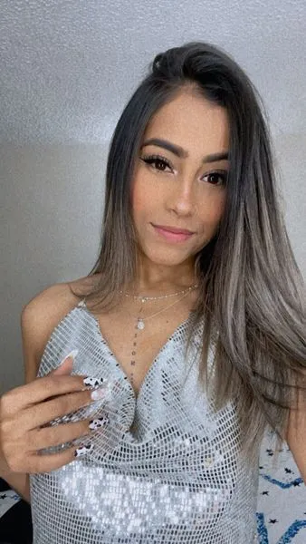 Live sex webcam photo for MhiaIsabella #3333546