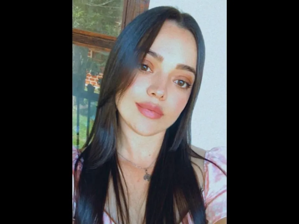 Live sex webcam photo for LaurenRogers #3323786