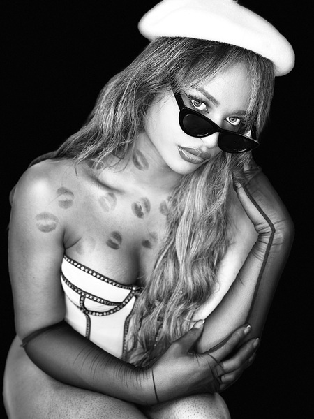 Live sex webcam photo for Nahomiicampbell #6253439