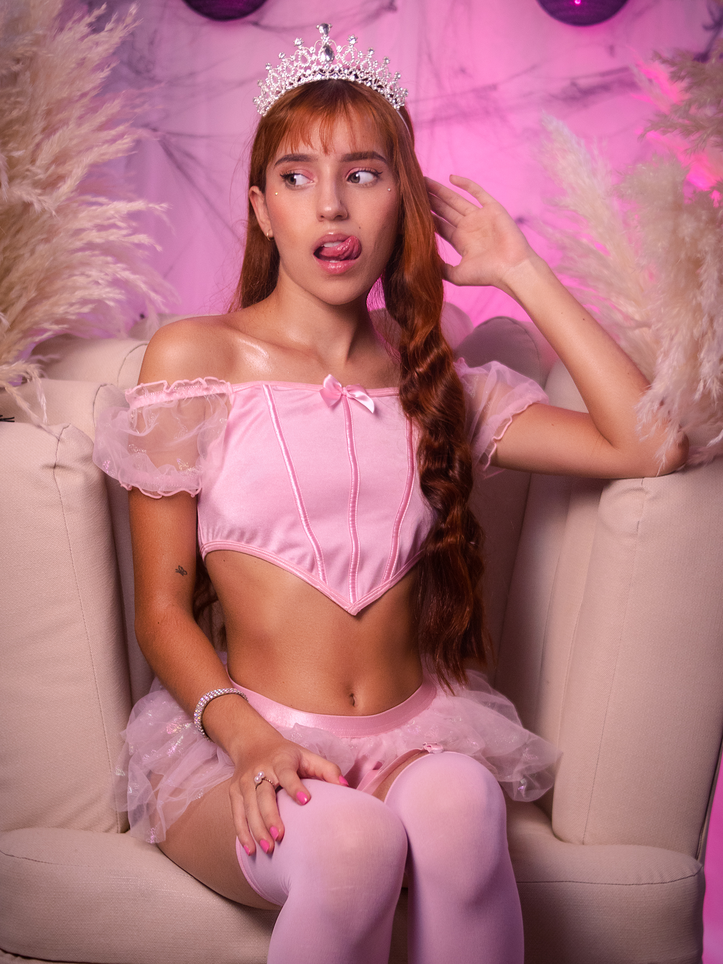 Live sex webcam photo for LeaThomsonn #7278588