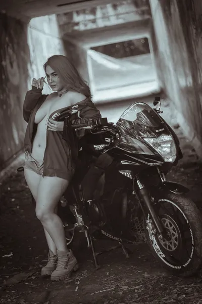 Live sex webcam photo for SarahSmitthh #3479761