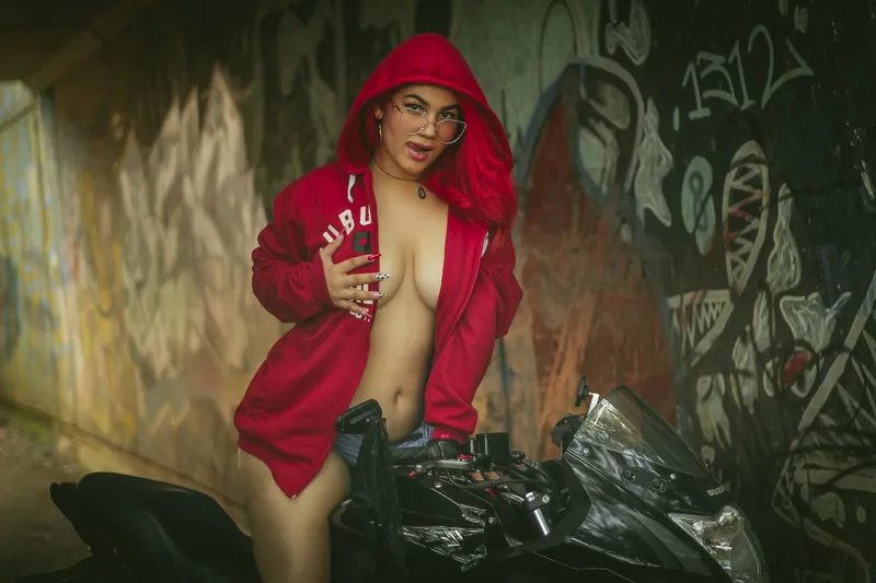 Live sex webcam photo for SarahSmitthh #3479760