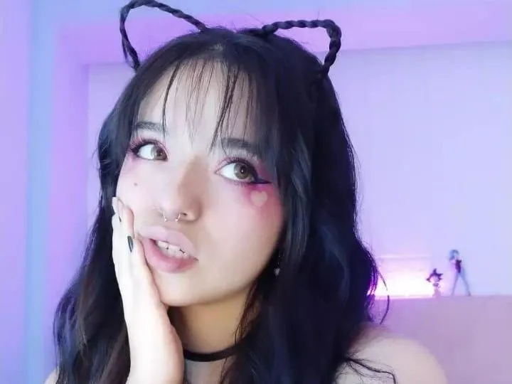 Live sex webcam photo for BellaMontenegro22 #3327043