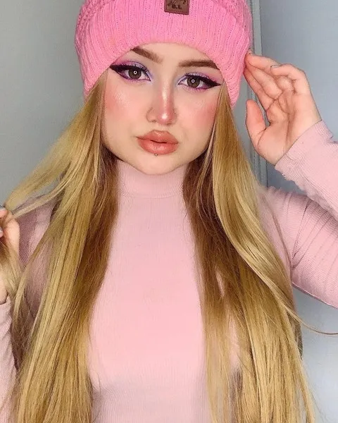 Live sex webcam photo for KloeyLeenox #3335742