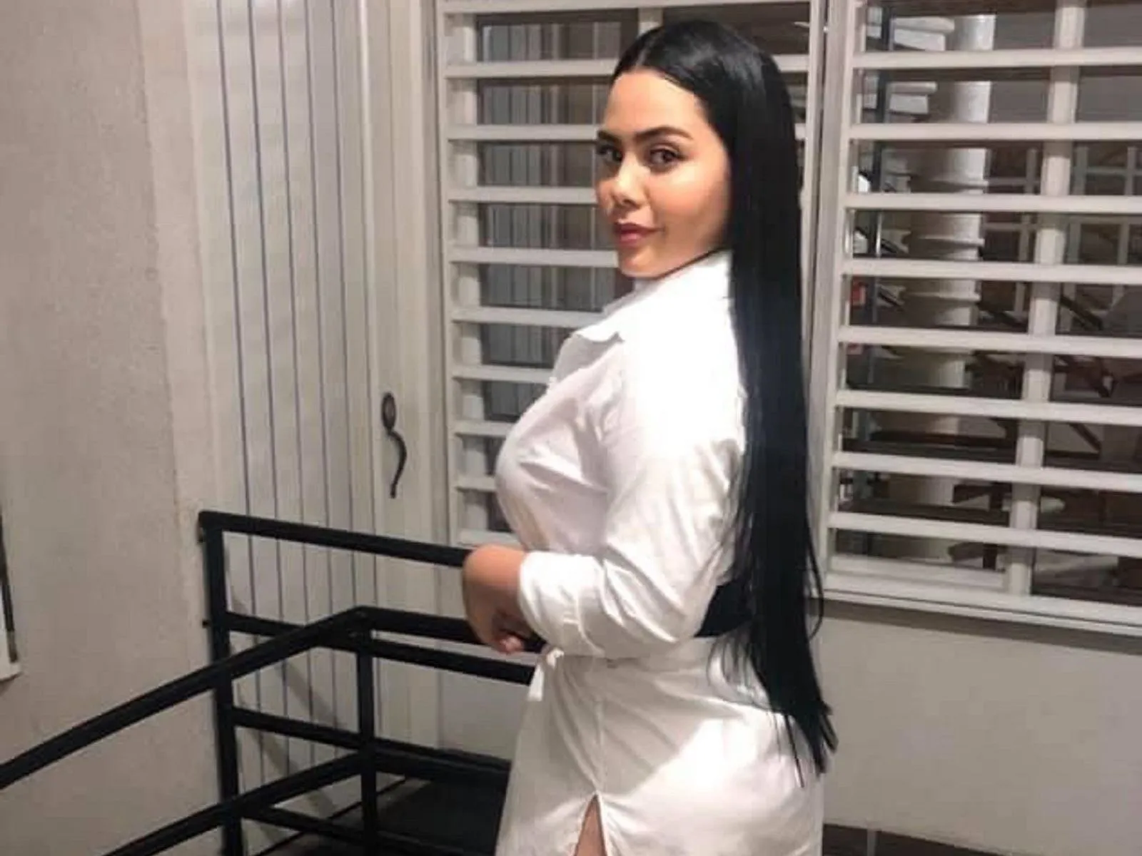 Live sex webcam photo for MhiaCollins #3339667