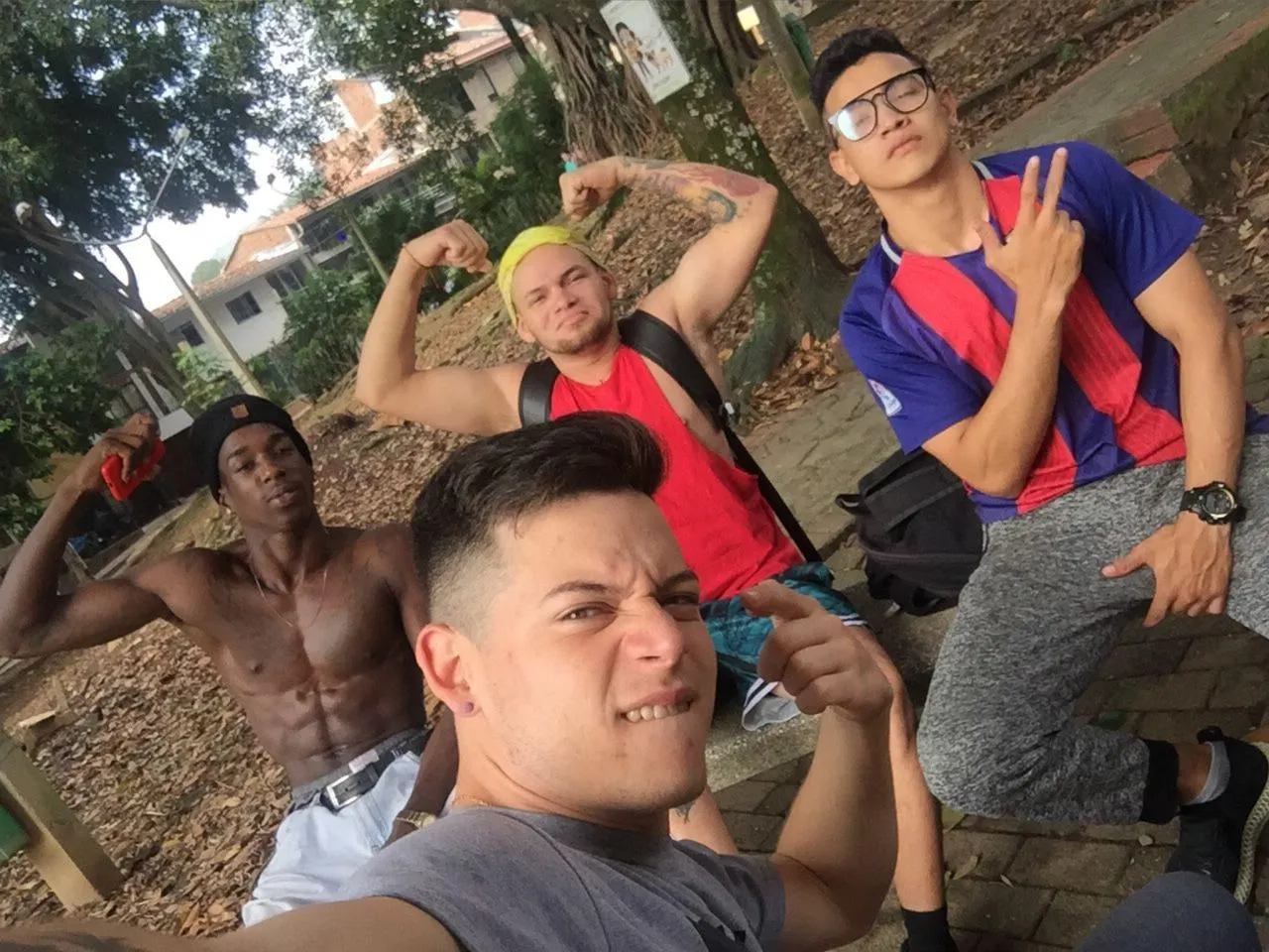 Live sex webcam photo for TheLatinSexBoys #3328607