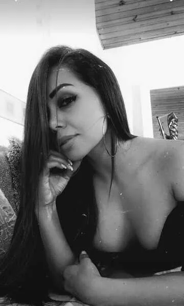 Live sex webcam photo for GraceJonees #6373139