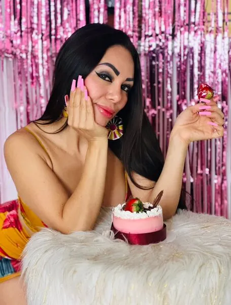 Live sex webcam photo for GraceJonees #6416372
