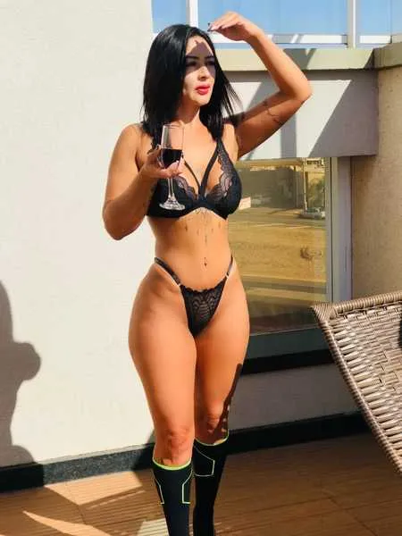 Live sex webcam photo for AlessiiaReed #3402281