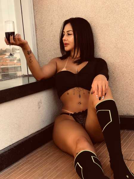 Live sex webcam photo for AlessiiaReed #3402270