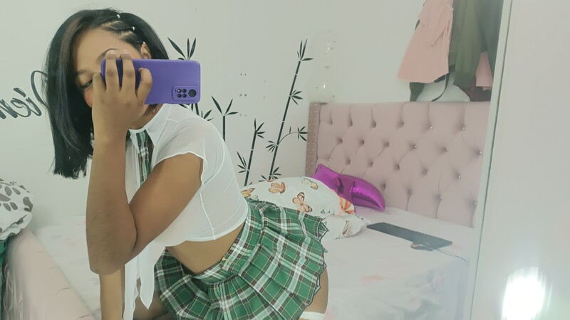 Live sex webcam photo for NahomyTits #3657928