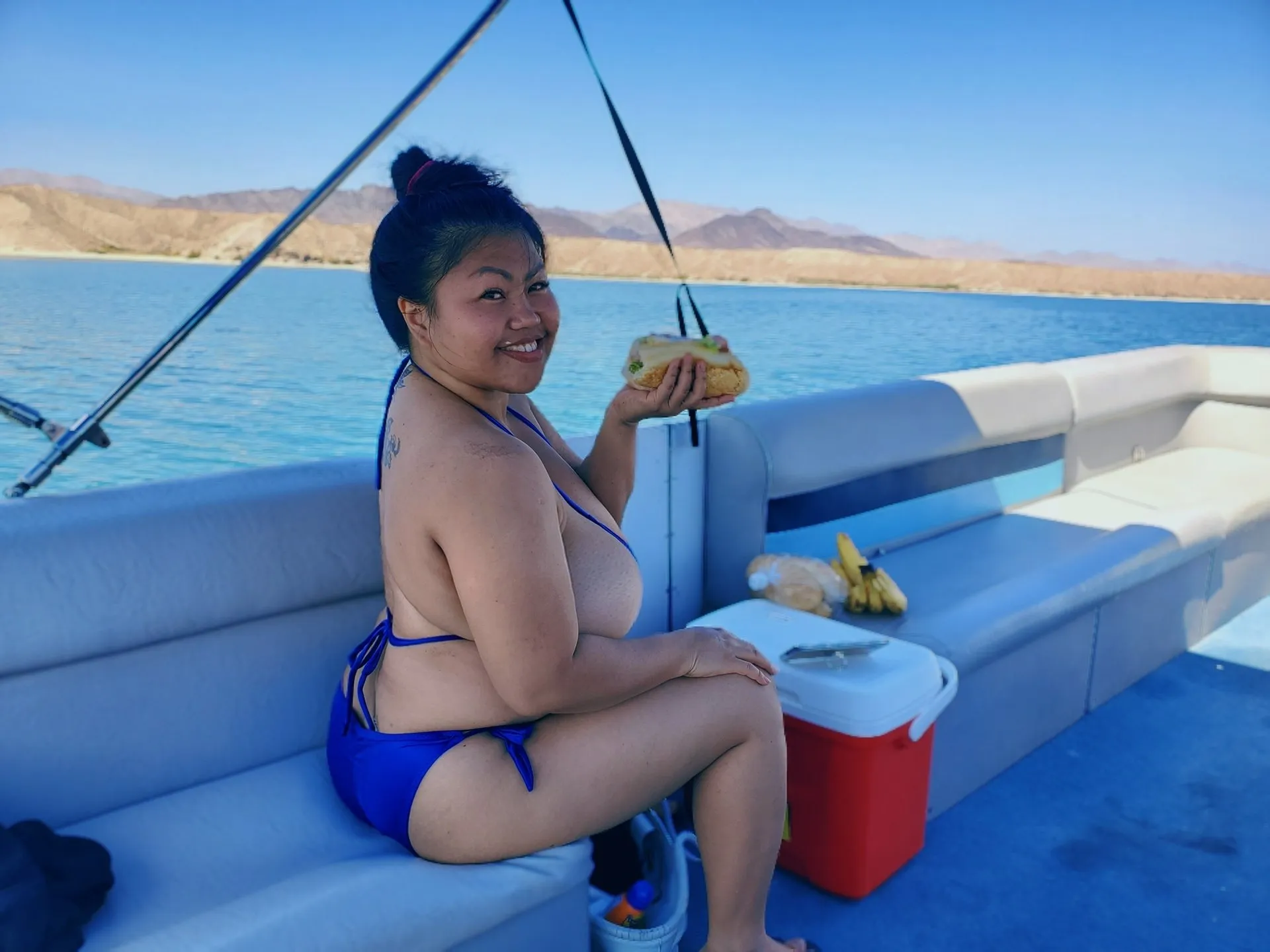 Live sex webcam photo for Bustythaigirl #7110703