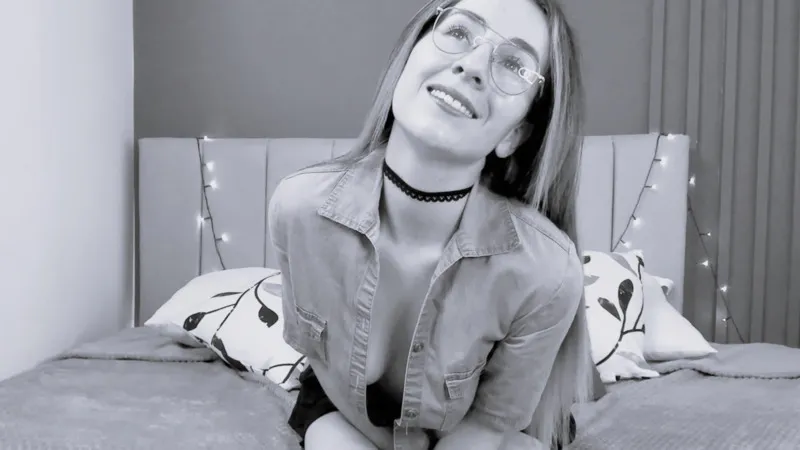 Live sex webcam photo for SoffiVegas #3635365