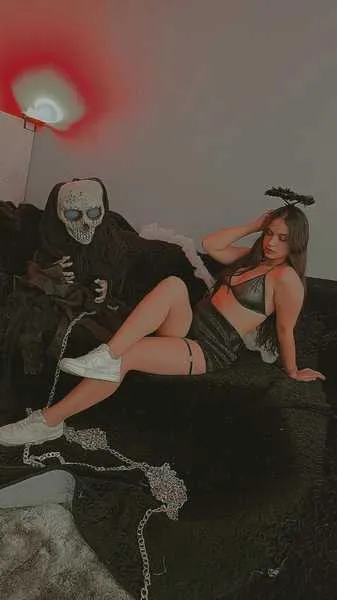 Live sex webcam photo for AprilLuck #3584595