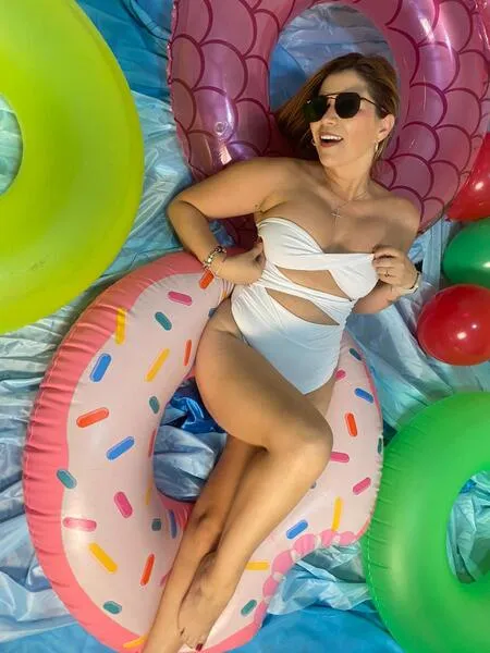 Live sex webcam photo for PamelaQeen #6332290