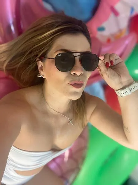 Live sex webcam photo for PamelaQeen #6332293