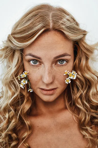 Live sex webcam photo for KellyShoww #3446715