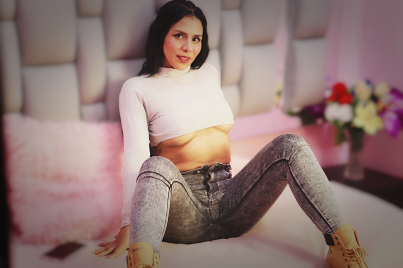 Live sex webcam photo for GenesiisScott #3341660