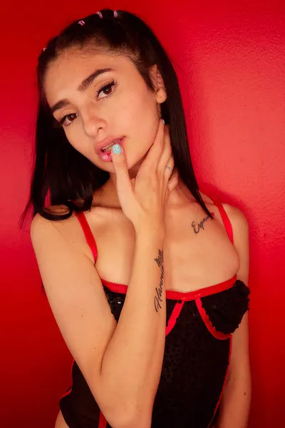 Live sex webcam photo for Miiahorny #3395468