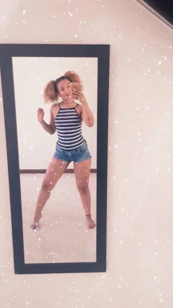 Live sex webcam photo for QueenCurly #3675690