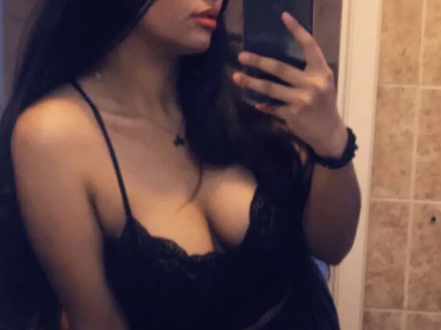 Live sex webcam photo for KellyApelhanz #3336828