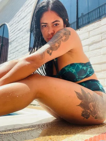 Live sex webcam photo for CHARLOTTEROGUE #7887806