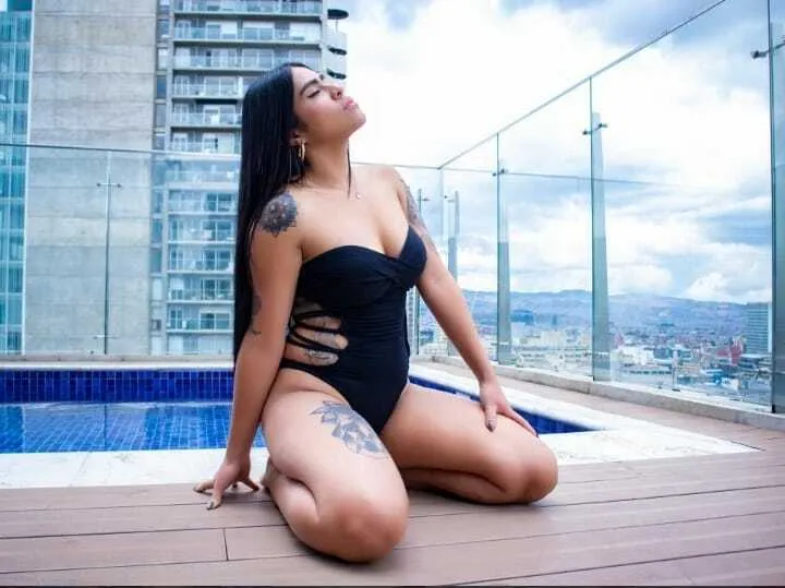 Live sex webcam photo for CHARLOTTEROGUE #7887720