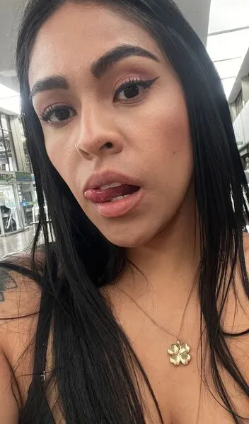 Live sex webcam photo for CHARLOTTEROGUE #7887808