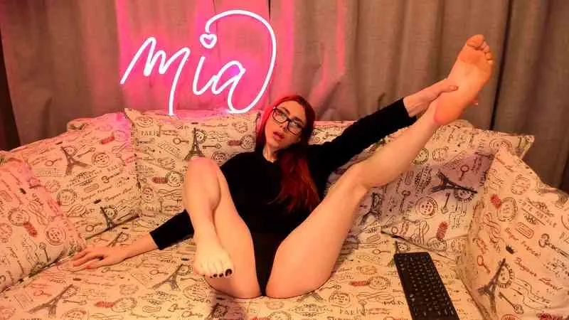 Live sex webcam photo for MiaCottii #3342288