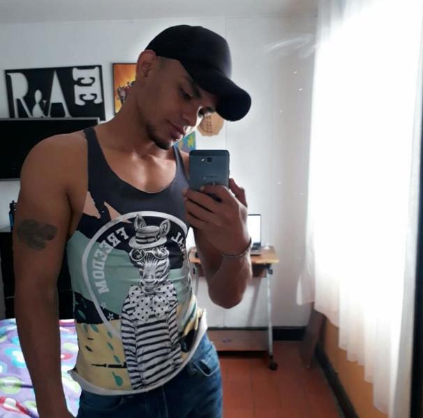 Live sex webcam photo for RoyRobbem #3340671