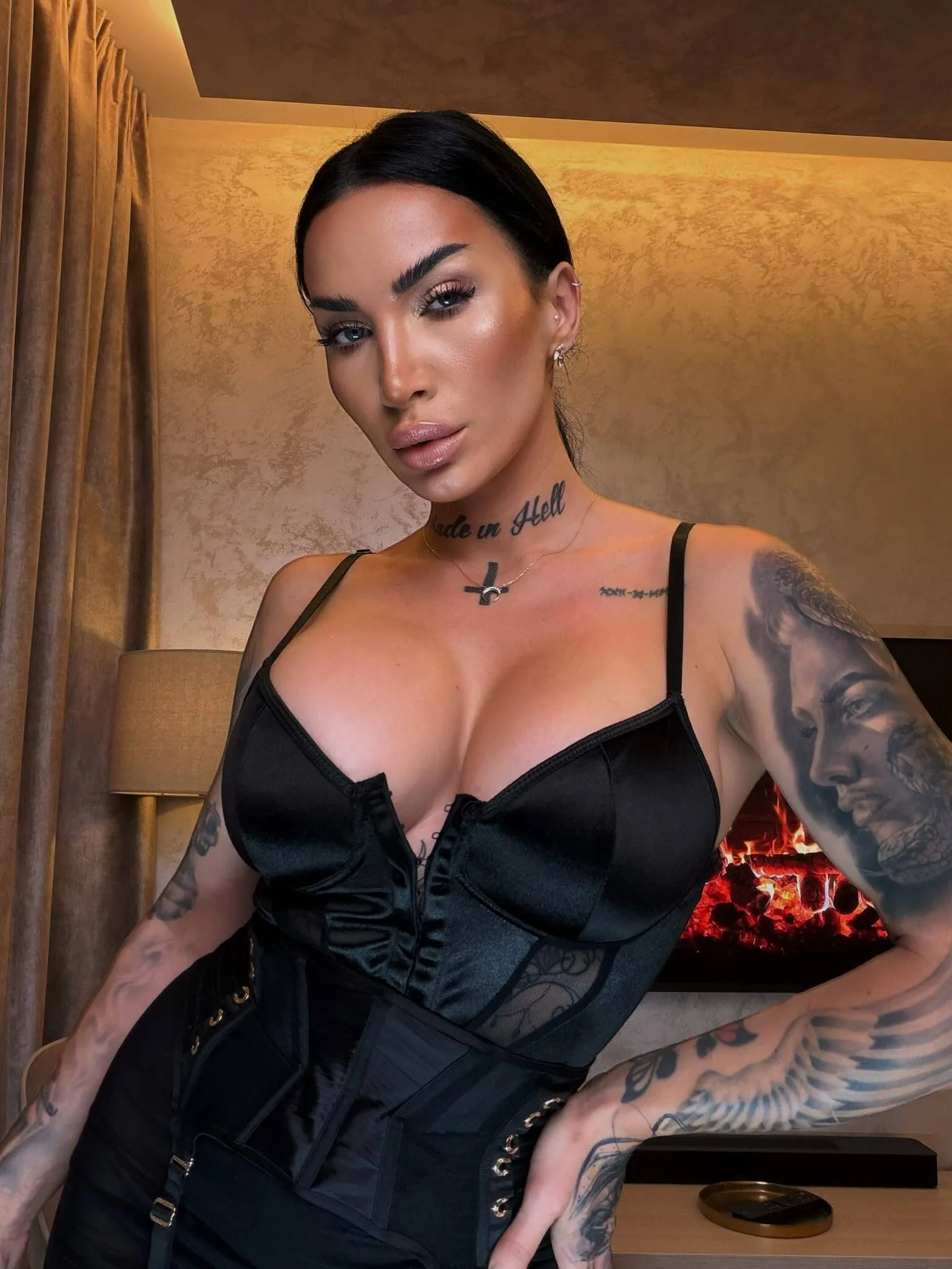Live sex webcam photo for ElektraSheDemon #8647196