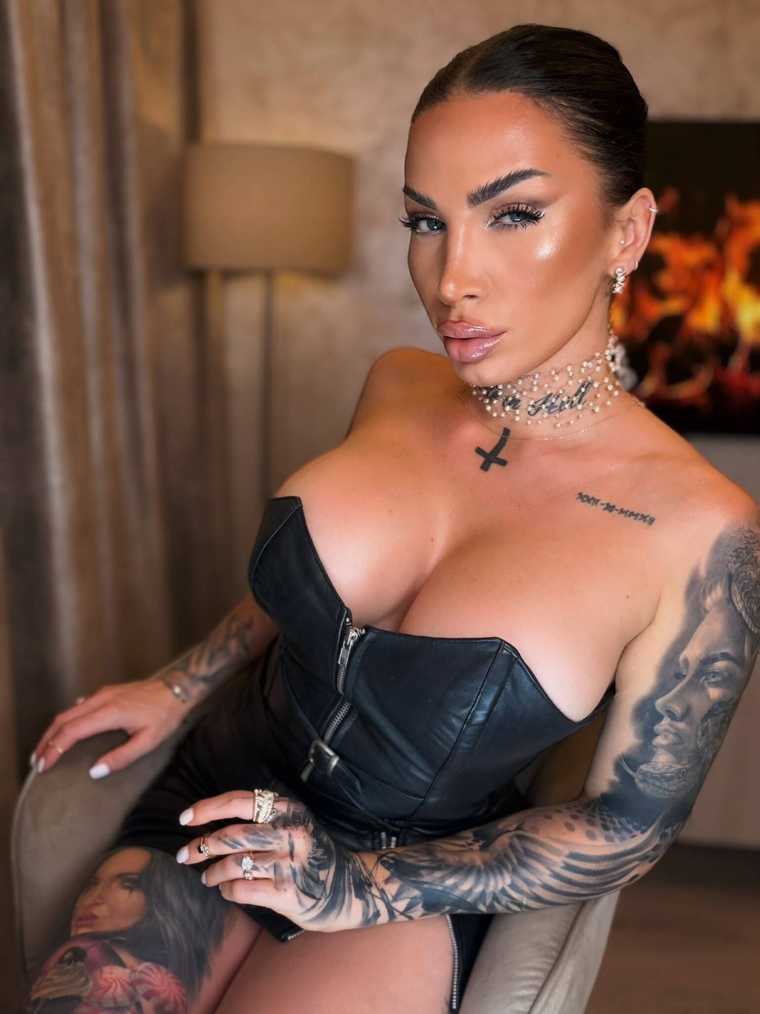 Live sex webcam photo for ElektraSheDemon #8674872