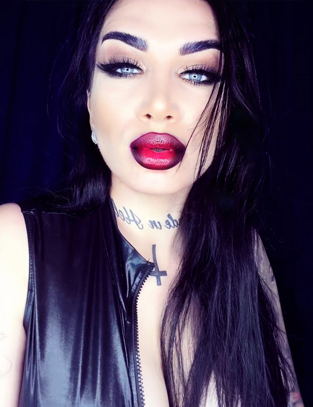 Live sex webcam photo for ElektraSheDemon #7408364