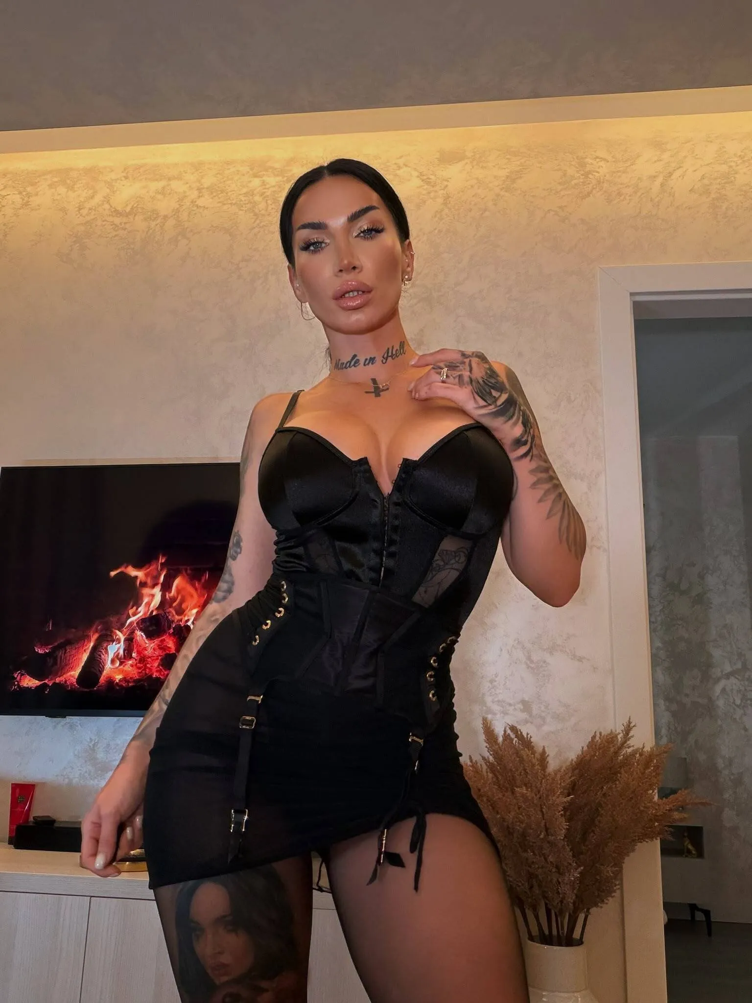 Live sex webcam photo for ElektraSheDemon #8647188