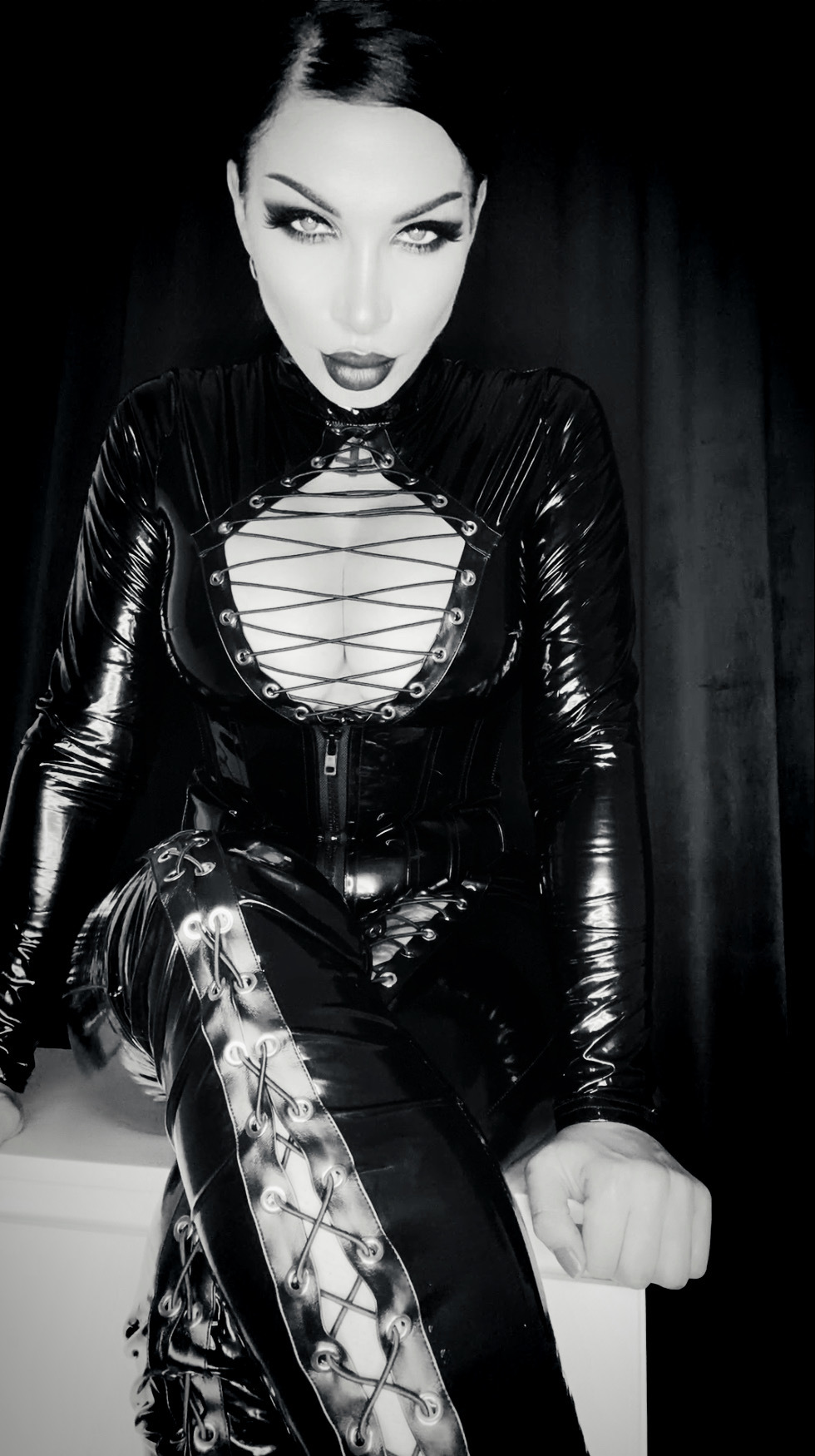 Live sex webcam photo for ElektraSheDemon #7408369