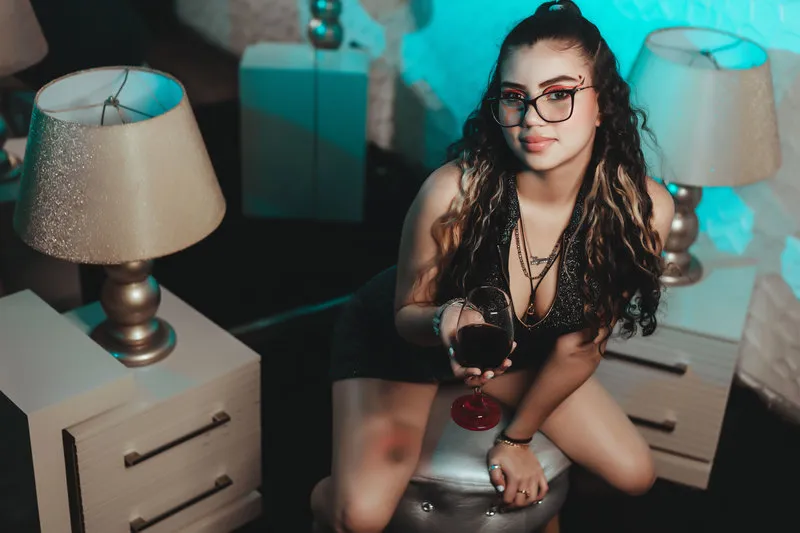 Live sex webcam photo for EvelynKiim #3360915