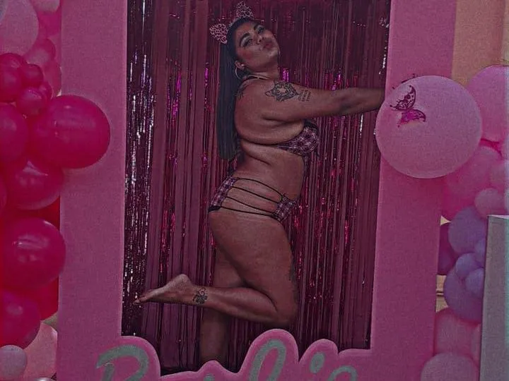 Live sex webcam photo for IndianAng31l #5574907