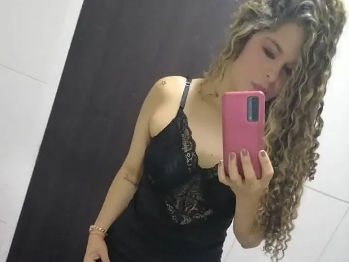 Live sex webcam photo for VernicaCollins #3361082