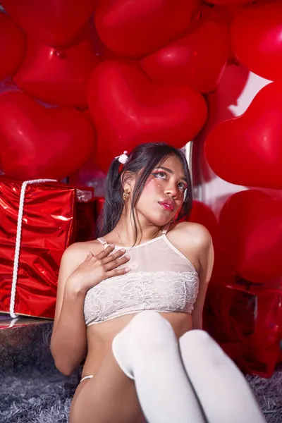 Live sex webcam photo for MollySpencerr #4091625