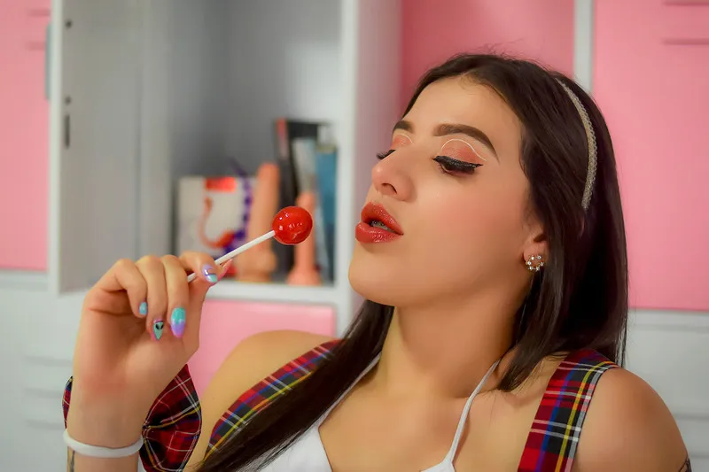 Live sex webcam photo for BrendaRoa #3448256