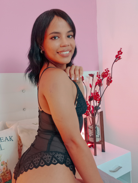 Live sex webcam photo for alyssiacox #3350511