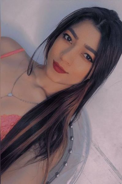 Live sex webcam photo for KendallEvans18 #3373907