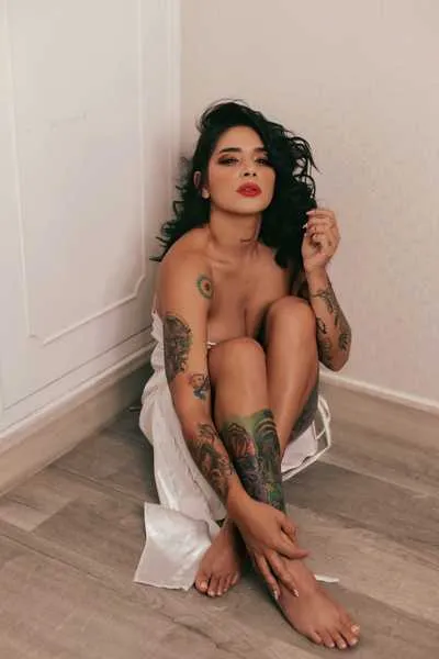 Live sex webcam photo for HoneyQueenn #3519579