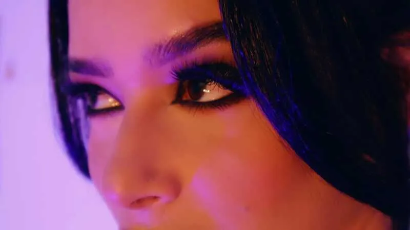 Live sex webcam photo for HoneyQueenn #4184302