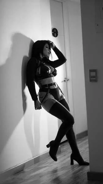 Live sex webcam photo for HoneyQueenn #4149125