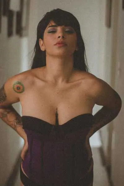 Live sex webcam photo for HoneyQueenn #3365727