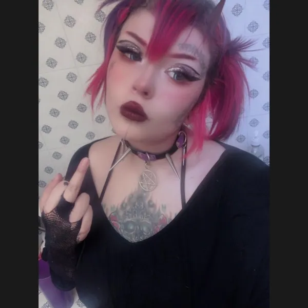 Live sex webcam photo for Yokochan18 #6206730